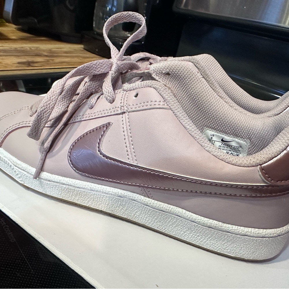 Nike Women's Mauve and White Sneakers